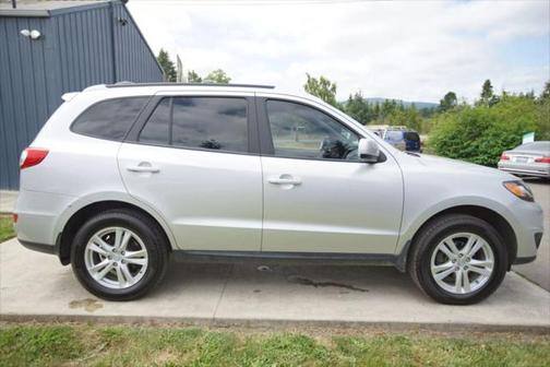 2011 Hyundai SANTA FE SE