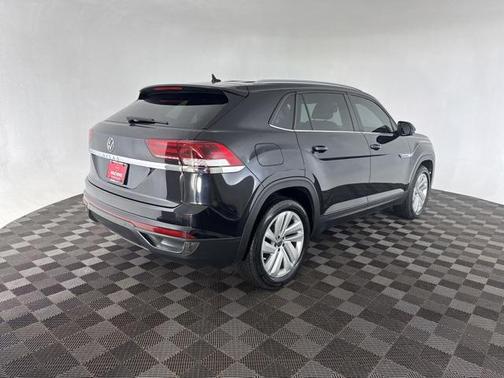 2022 Volkswagen Atlas Cross Sport 2.0T SE w/Technology