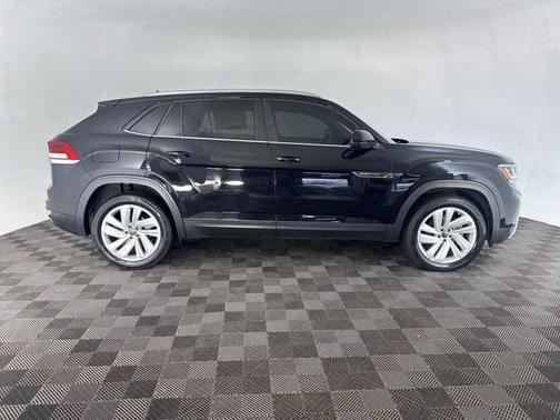 2022 Volkswagen Atlas Cross Sport 2.0T SE w/Technology