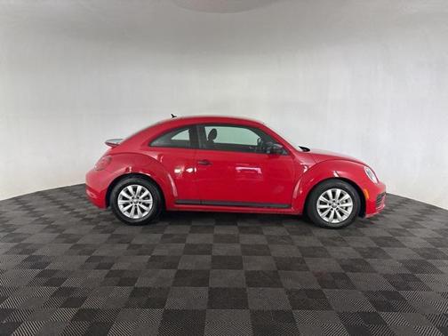 2018 Volkswagen Beetle 2.0T S