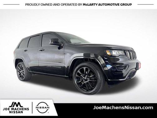 Diamond Black Crystal Pearlcoat 2019 Jeep Grand Cherokee Altitude