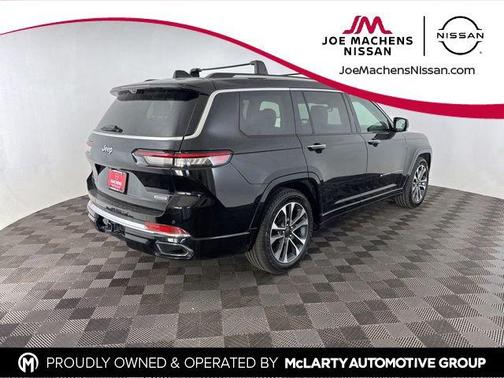 Diamond Black Crystal Pearlcoat 2021 Jeep Grand Cherokee L Overland