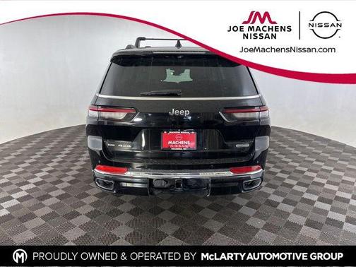 Diamond Black Crystal Pearlcoat 2021 Jeep Grand Cherokee L Overland
