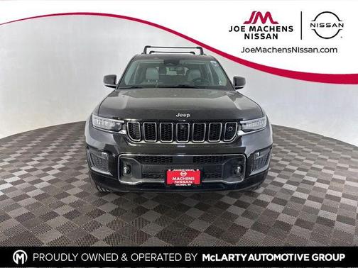 Diamond Black Crystal Pearlcoat 2021 Jeep Grand Cherokee L Overland