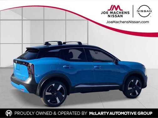 Arctic Ice Blue/Black 2026 Nissan Kicks SR