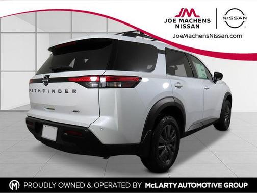 Everest White Pearl Tricoat 2026 Nissan Pathfinder SV