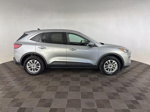 Silver Metallic 2021 Ford Escape SE