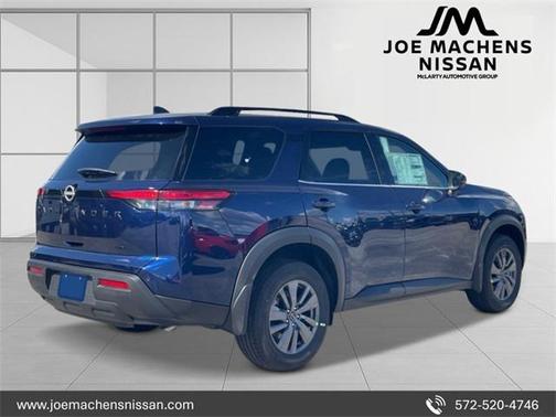 2025 Nissan Pathfinder SV