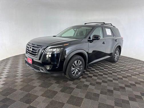 Super Black 2025 Nissan Pathfinder SV 4WD
