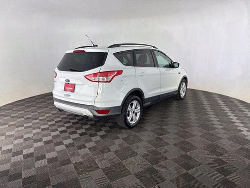 Oxford White 2015 Ford Escape SE