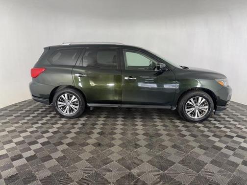 2019 Nissan Pathfinder SL