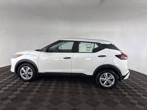 2025 Nissan Kicks S