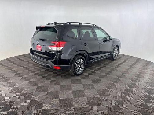 Crystal Black Silica 2023 Subaru Forester Premium