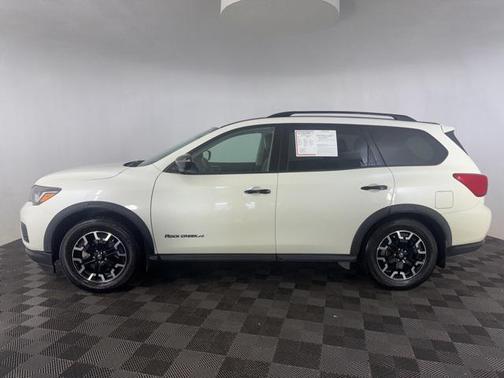 2020 Nissan Pathfinder SL