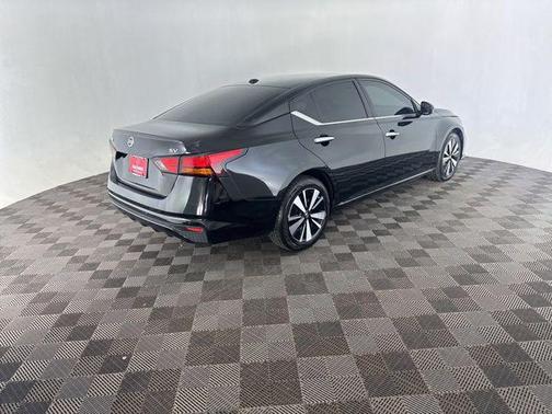 Super Black Clearcoat 2021 Nissan Altima 2.5 SV