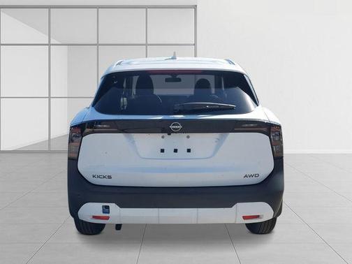 Fresh Powder 2026 Nissan Kicks SV