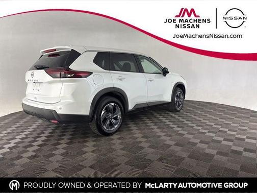 Everest White Pearl 2025 Nissan Rogue SV
