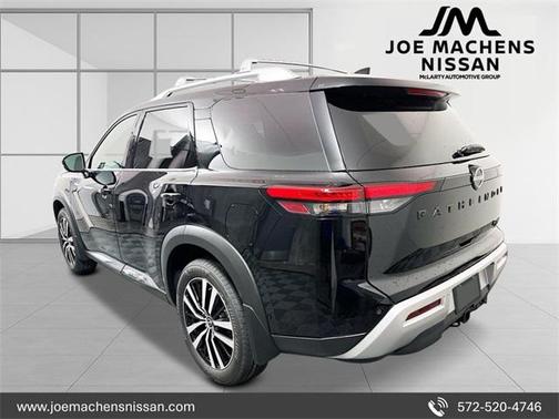 2025 Nissan Pathfinder Platinum