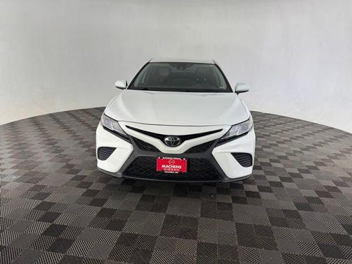 Super White 2020 Toyota Camry SE