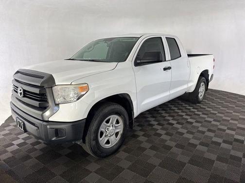 Super White 2015 Toyota Tundra SR