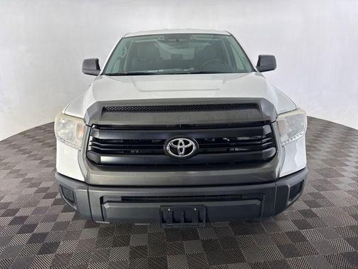 Super White 2015 Toyota Tundra SR
