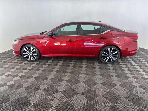 Scarlet Ember Tintcoat 2019 Nissan Altima 2.5 SR