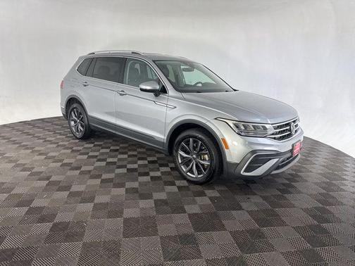 Pyrite Silver Metallic 2023 Volkswagen Tiguan 2.0T SE 4MOTION