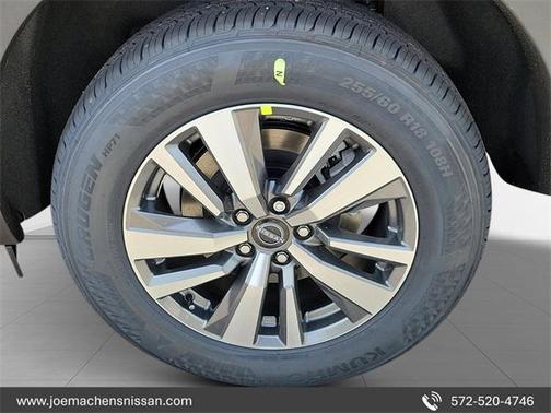 2025 Nissan Pathfinder SL