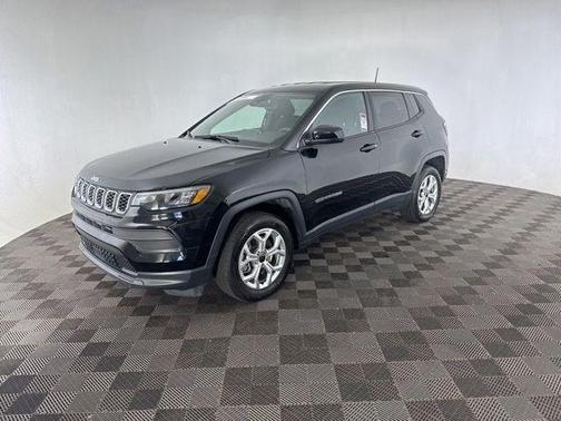 Diamond Black Crystal Pearlcoat 2025 Jeep Compass Sport