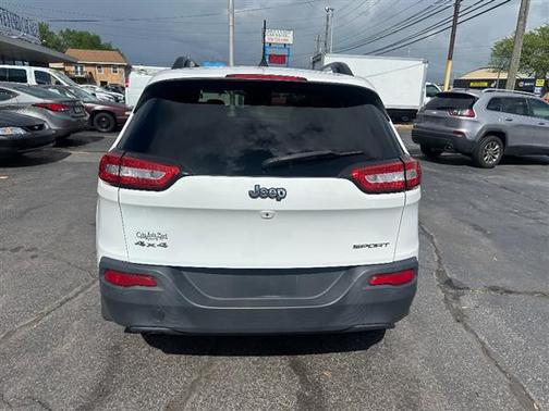 2016 Jeep Cherokee Sport