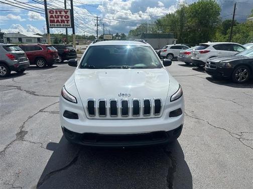 2016 Jeep Cherokee Sport