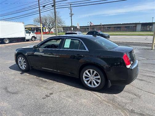 2015 Chrysler 300 Limited