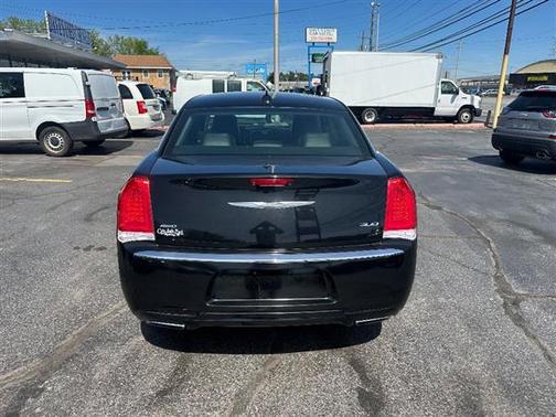 2015 Chrysler 300 Limited