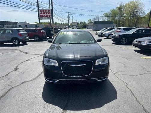 2015 Chrysler 300 Limited