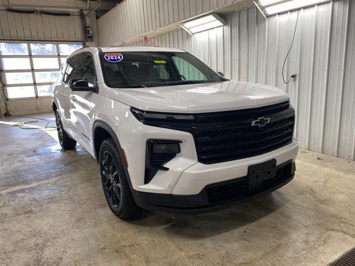 2024 Chevrolet Traverse LT