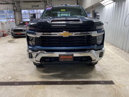 2025 Chevrolet Silverado 3500 LT