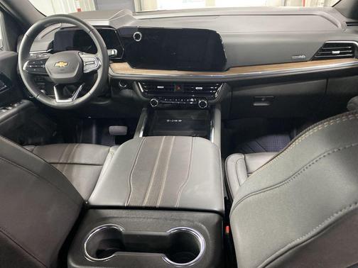 2025 Chevrolet Suburban 4WD High Country