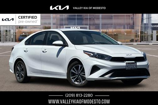 Snow White Pearl 2023 Kia Forte LXS