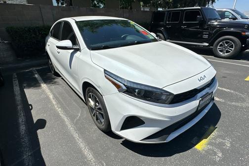 Snow White Pearl 2022 Kia Forte LXS