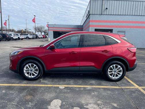 2020 Ford Escape SE