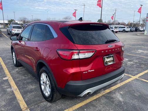 2020 Ford Escape SE