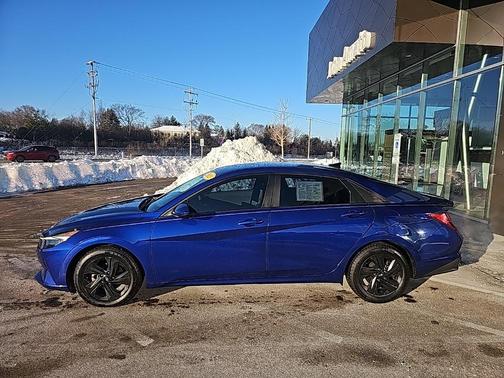 2021 Hyundai ELANTRA SEL