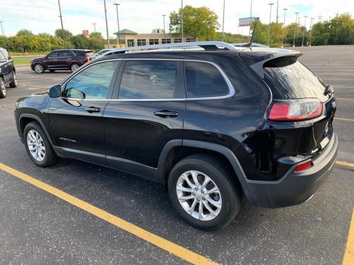 Photo 3 of 27 of 2019 Jeep Cherokee Latitude