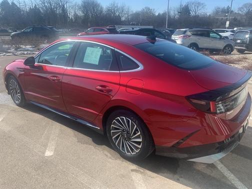 2025 Hyundai SONATA Hybrid SEL