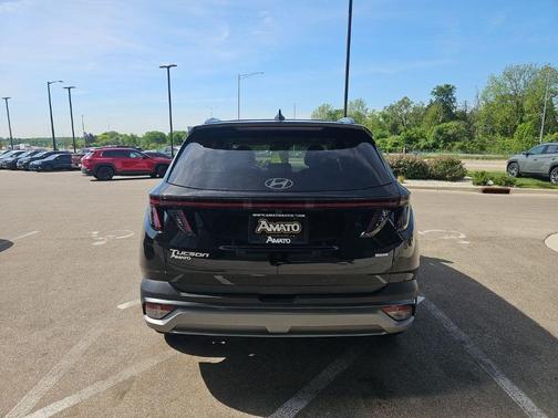 Phantom Black 2025 Hyundai TUCSON Limited