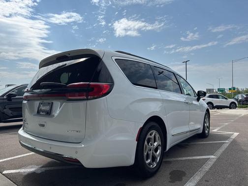 2023 Chrysler Pacifica Limited