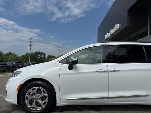 2023 Chrysler Pacifica Limited