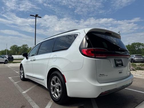 2023 Chrysler Pacifica Limited
