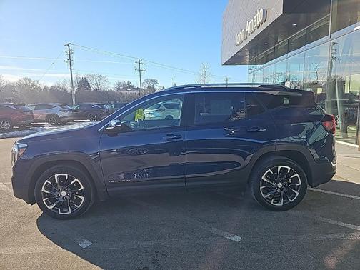 2023 GMC Terrain SLT