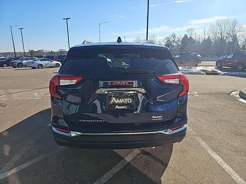 2023 GMC Terrain SLT